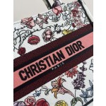 Dior M1265 Small Romantic Flower Embroidery